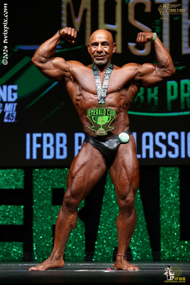 Men's Classic Physique Masters 40+ Champion - Phil Zuniga