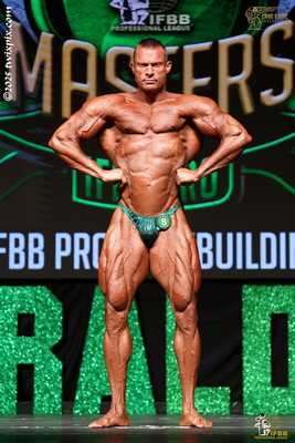 Men's Bodybuilding Masters 40+ Champion - Daniel Hughes