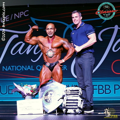 Men's Classic Physique 40+ Champion - Phil Zuniga